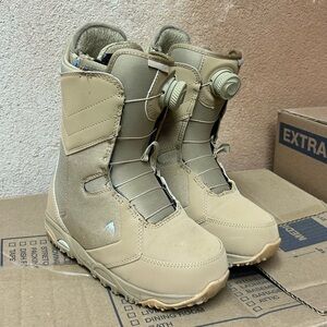 Burton Limelight Women’s Snowboarding Boots 6.5